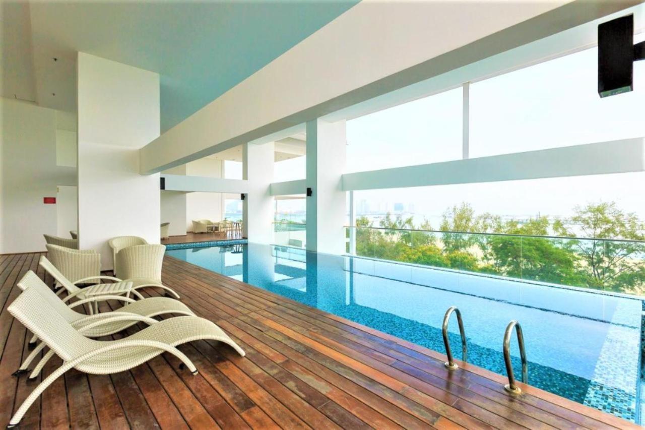 Sunrise Gurney Premium Executive City/Seafront Suite - Penang George Town Exterior photo