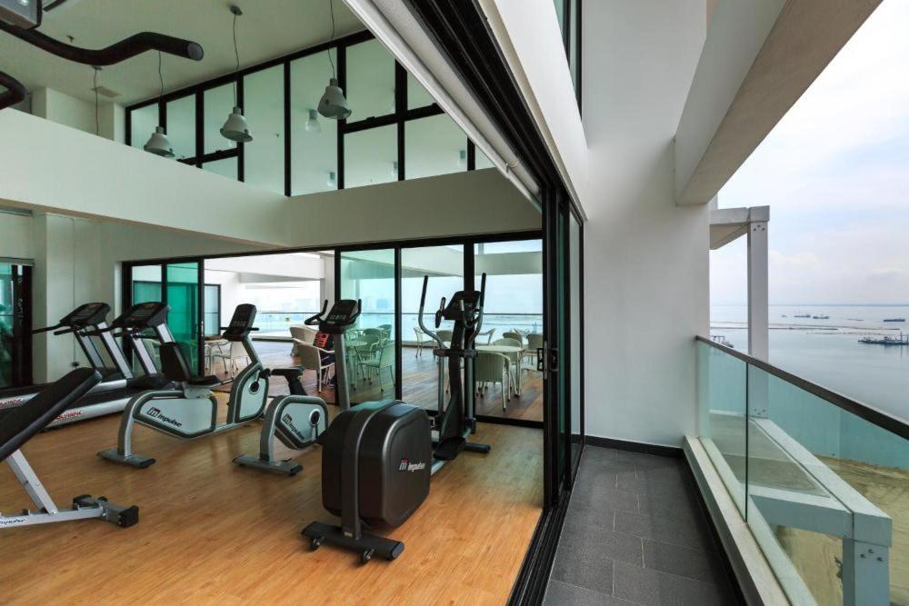 Sunrise Gurney Premium Executive City/Seafront Suite - Penang George Town Exterior photo
