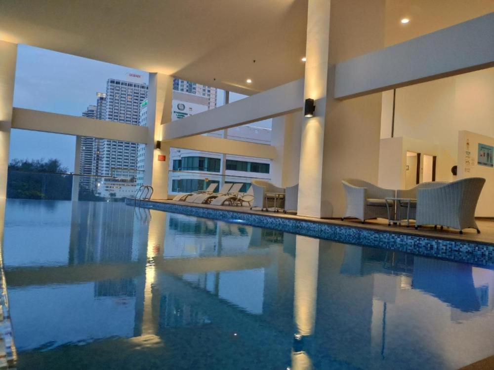 Sunrise Gurney Premium Executive City/Seafront Suite - Penang George Town Exterior photo